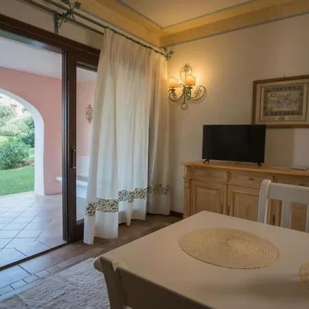 Beautiful Il Giardino Degli Oleandri One Bedroom Sleeps Two Num0850 Διαμέρισμα *