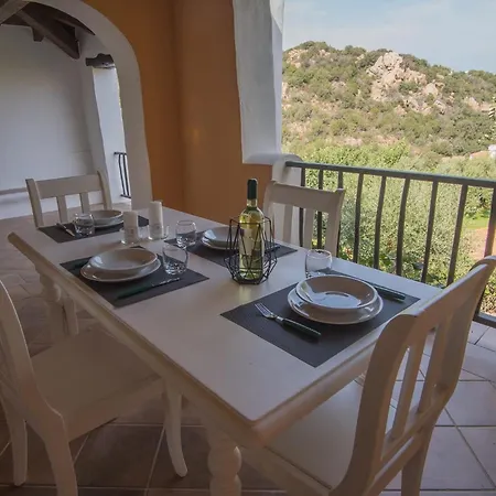 Beautiful Il Giardino Degli Oleandri One Bedroom Sleeps Two Num0850 Daire Liscia di Vacca