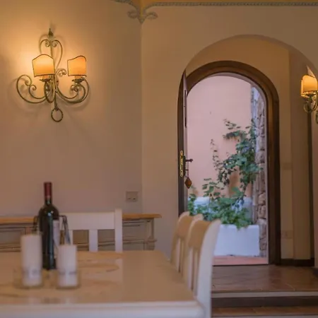 Beautiful Il Giardino Degli Oleandri One Bedroom Sleeps Two Num0850 *