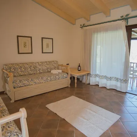 Beautiful Il Giardino Degli Oleandri One Bedroom Sleeps Two Num0850 * Liscia di Vacca