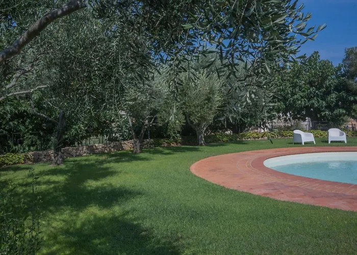 Beautiful Il Giardino Degli Oleandri One Bedroom Sleeps Two Num0850 Apartman